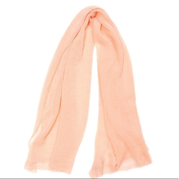 BCBG Women’s Pink Oversized Pleated Wrap Scarf NWT - Picture 2 of 4